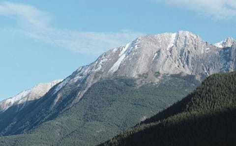 Two-Day Bus Tour of Banff National Park and Calgary