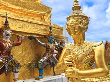 Luxury Day Tour of Hoa Lu, Trang An & Mua Cave from Hanoi