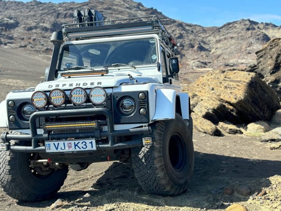 Golden Circle 4x4 Super Jeep Evening Tour: Midnight Sun Adventure — VAREN Iceland