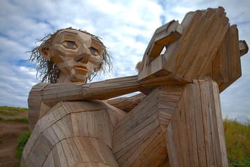 The Six Forgotten Giants Trolls Hunt with Minibus