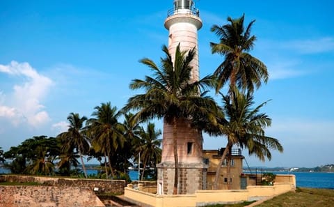 Galle Day Tour: Explore Historic Sites and Beaches