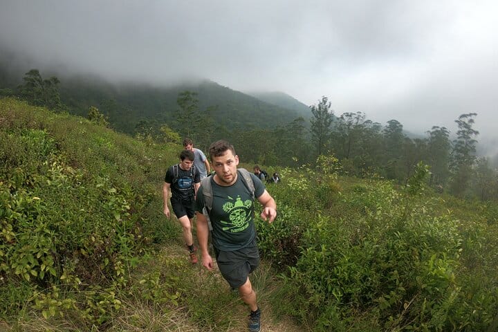 Knuckles Day hiking tour