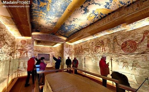 Hot-Air Balloon Ride and West Bank Highlights Tour in Luxor