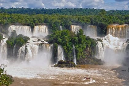 Iguazu Falls Private Day Trip from Buenos Aires with Airfare