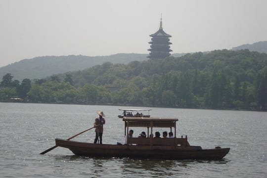 Shanghai to Hangzhou one day bullet train tour with Chinese lunch