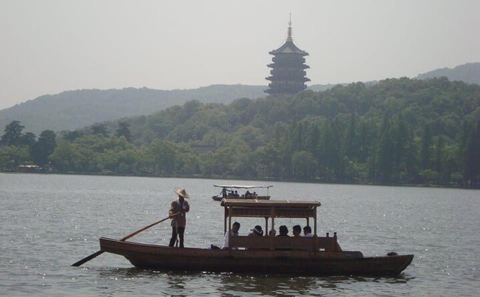 Day Trip from Shanghai to Hangzhou with Guided Tour and Lunch