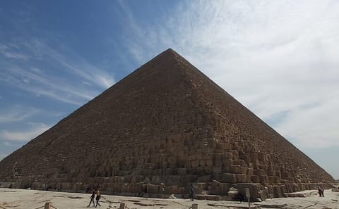 Private 2-Day VIP Tour of Cairo's Pyramids and Markets