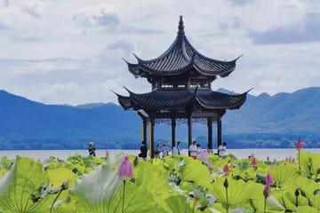 Private Hangzhou Day Trip with Luxury Bullet Train from Shanghai