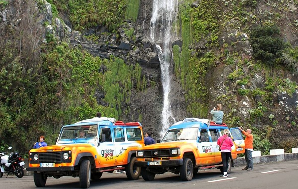 Volcanic Pools and Northwest 4WD Full Day Tour