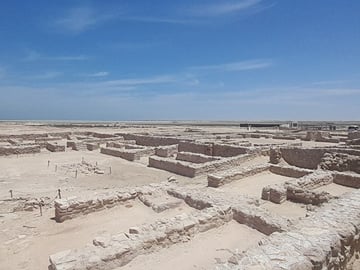 Private Tour of Al Zubara Fort and Purple Island