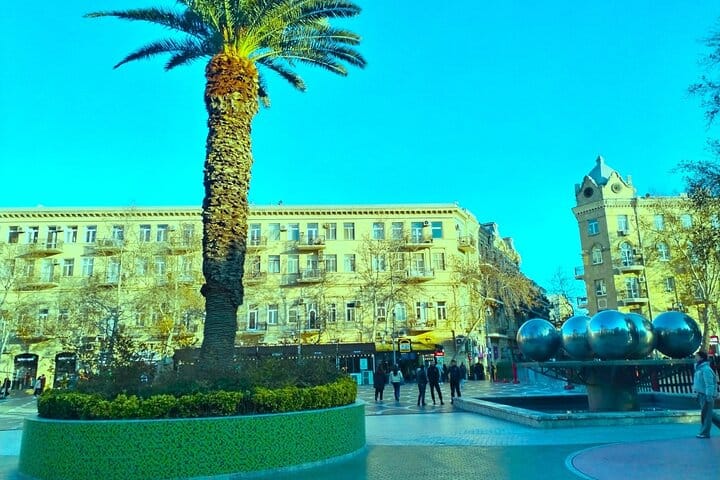 Photo tour- Photograph tour-Baku city tour-Baku Crystal Hall-Carpet Museum Baku-fountain square