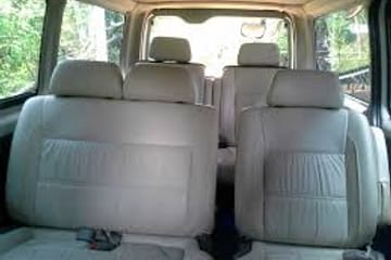 Airport Transfer from Katunayaka Airport to Kandy
