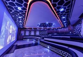 Dubai Dhow Marina Cruise: “From Traditional Charm to Modern Luxury”