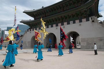 Gyeongbok Palace and Korean Folk Village Tour