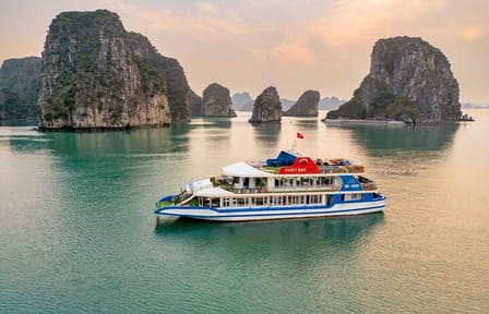 Premium Halong Bay Day Cruise with Buffet Lunch from Hanoi