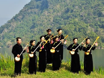 Tay ethnic in Ba Be Lake