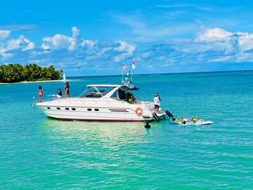 Private Punta Cana Yacht Rental with Drinks and Sandbar & Pick up
