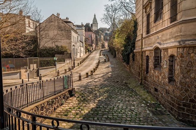 Paris Romantic Montmartre: Love Story Exploration Game and Tour photo 6