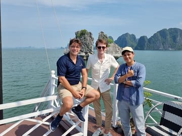 Ha Long Bay Tour: 4-hour cruise, kayak, cave exploration & lunch