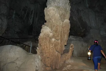 Tham Lod Cave & Pre-Historical Tomb & Bamboo Bridge