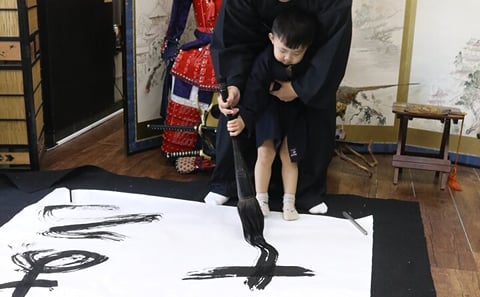 Samurai Calligraphy Experience in Osaka: Final Brushstrokes