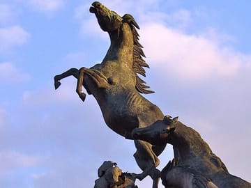 Vigo Heritage – Maritime History, Iconic Streets & Local Cuisine