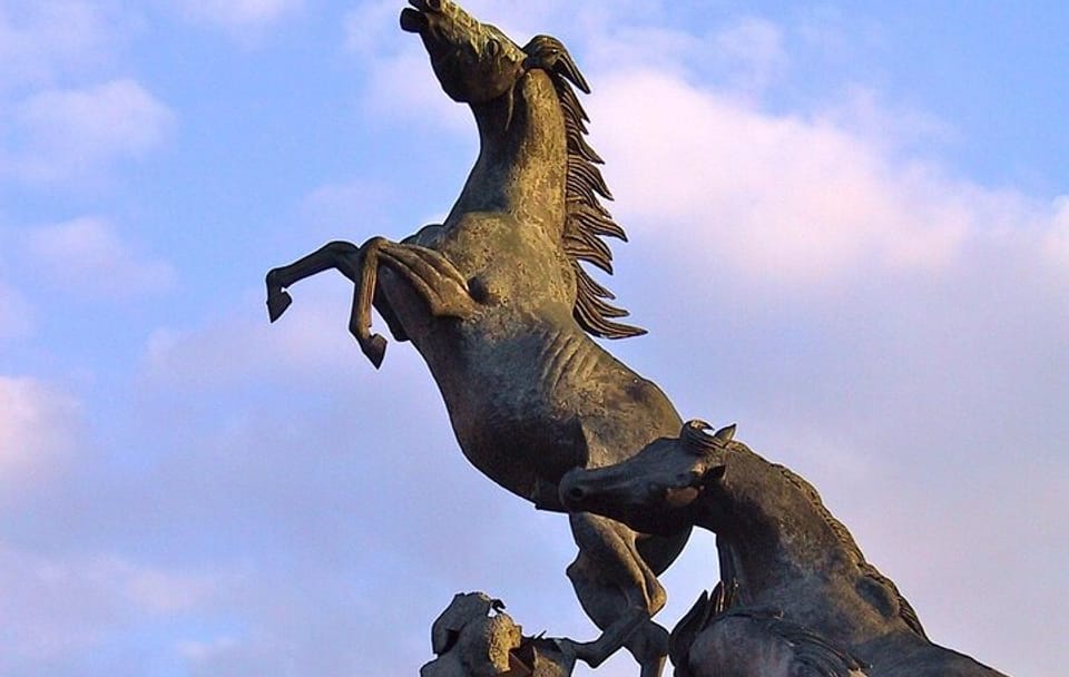 Vigo Heritage Tour: Maritime History and Local Cuisine