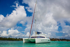 All Inclusive 4 hours Coast & Fun in 42' Catamaran Lagoon