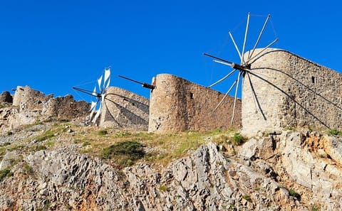 Private Tour of Knossos Palace, Zeus Cave, and Olive Oil Mill from Elounda