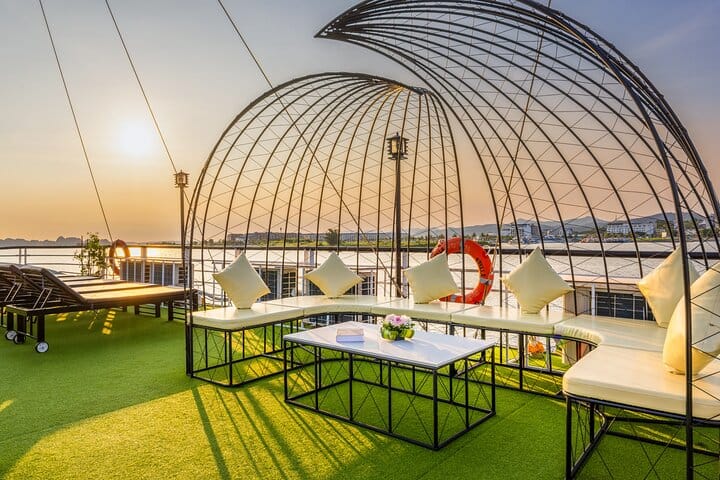 Halong Heritage Luxury Day Cruise From Hanoi by Express Bus