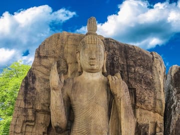 Aukana and Anuradhapura Cultural Day Tour from Habarana