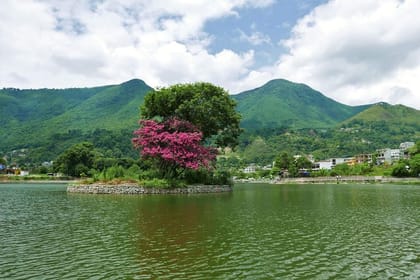 Short hike to White House (Bosan Danda) with Taudha sightseeing