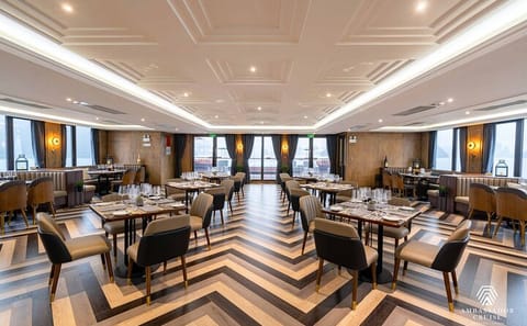 Halong Bay Day Cruise with Lunch and Scenic Views