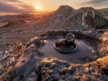 Multi day-tour- Azerbaijan-4 nights-5 days-Gobustan-rock-shelter-carving-petroglyphs-mud volcano