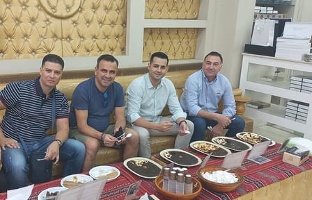 Evening Bus Tour of Muscat's Highlights and Mutrah Souq