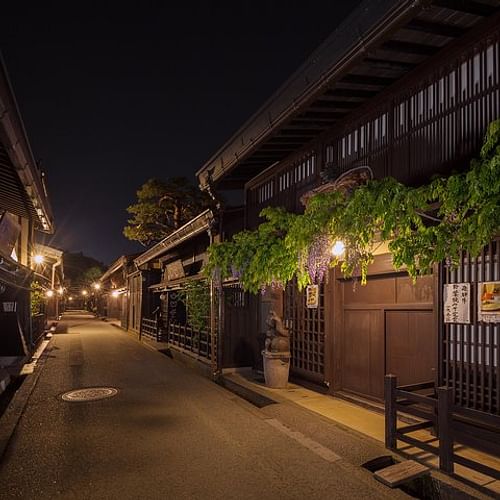 Night tour of Takayama (About 40 min.)