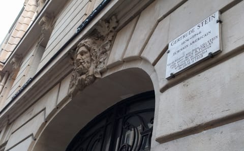 Literary Walking Tour of Dublin's Iconic Author Sites
