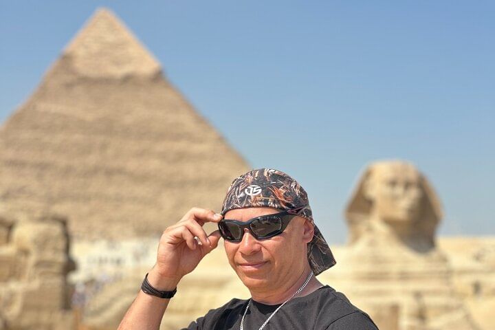 Giza Pyramids, Egyptian Museum & Khan El Khalili Market Tour