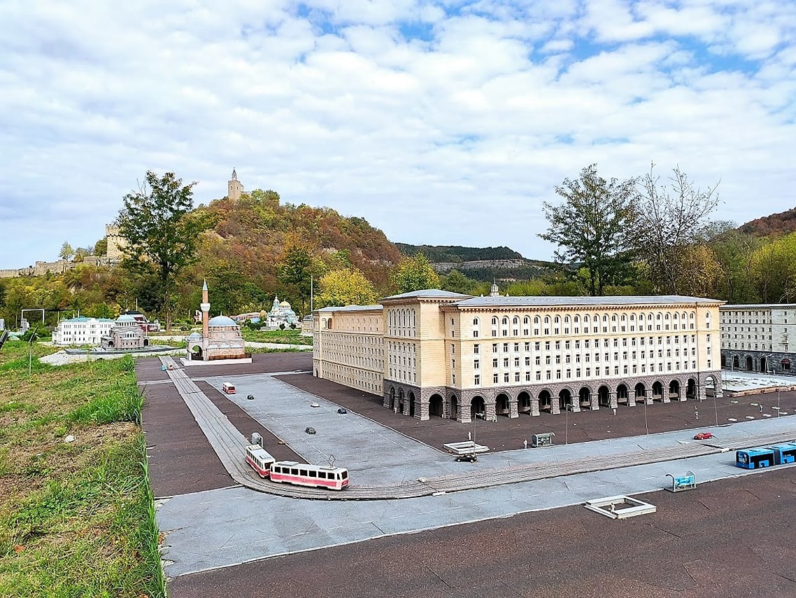 Guide and Entrance for the Mini Bulgaria Park near Veliko Tarnovo 10