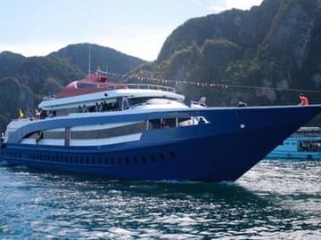 Phi Phi Islands by Speedboat with Lunch