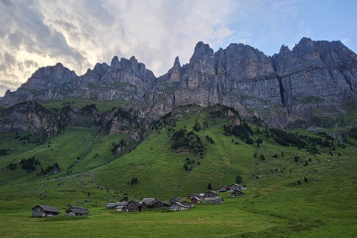 4 Day Trekking Tour Swiss Magic Through the Alps