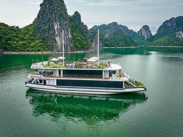 Halong Bay Full Day Tour with Kayaking and Swimming