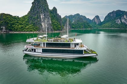 Halong Bay Full Day Tour-all included: Kayak, Titop, Swim, Lunch