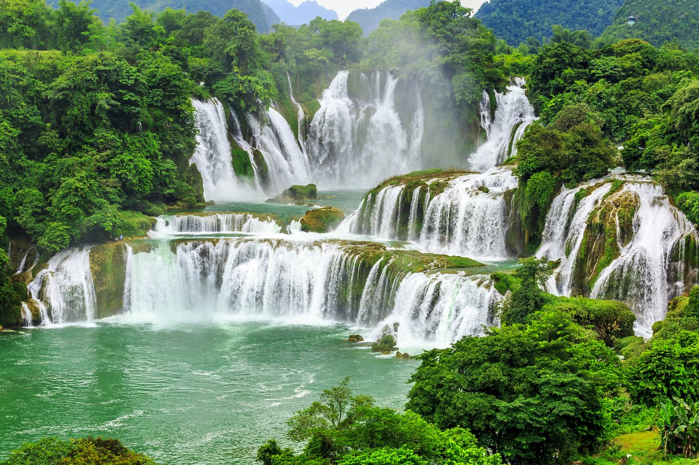 Adventure Tour: Ban Gioc Waterfall, Ba Be Lake & Ha Long Bay