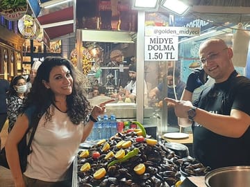Stuffed mussels (Midye dolması) is the other iconic seafood-centered street food in Istanbul
