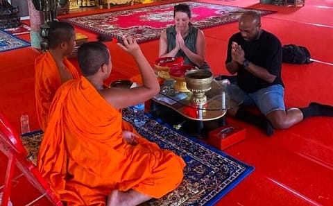 Private Full Day Tour of Oudong Mountain and Phnom Penh