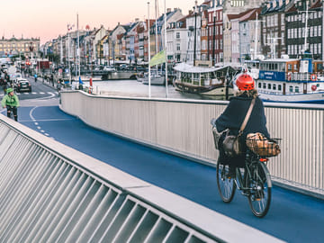 City, Nature & Cycling — Private Experience