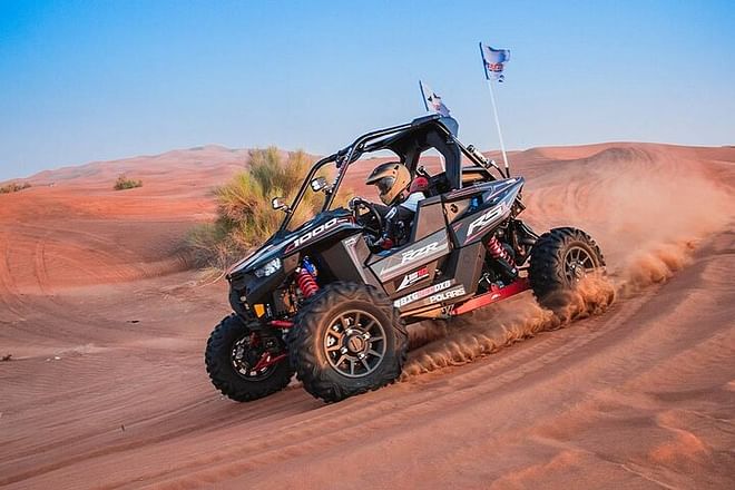 Safari por el desierto en buggy por las dunas de 1 plaza, paseo en camello y sandboard