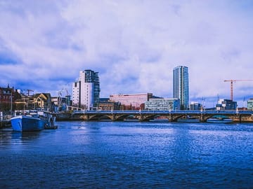 Belfast City Highlights Tour: 5-Hour Guided Experience