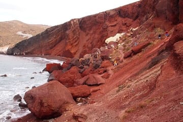 Half-Day Tour of Akrotiri and Megalochori in Santorini